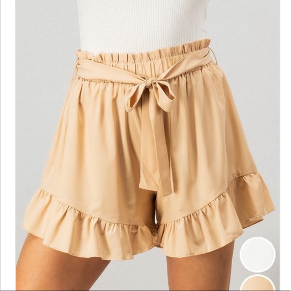 ✨RUFFLED HEM RIBBON BELT SHORTS✨